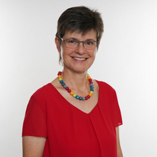 Gabriele Lindstedt, Personal & Honorare